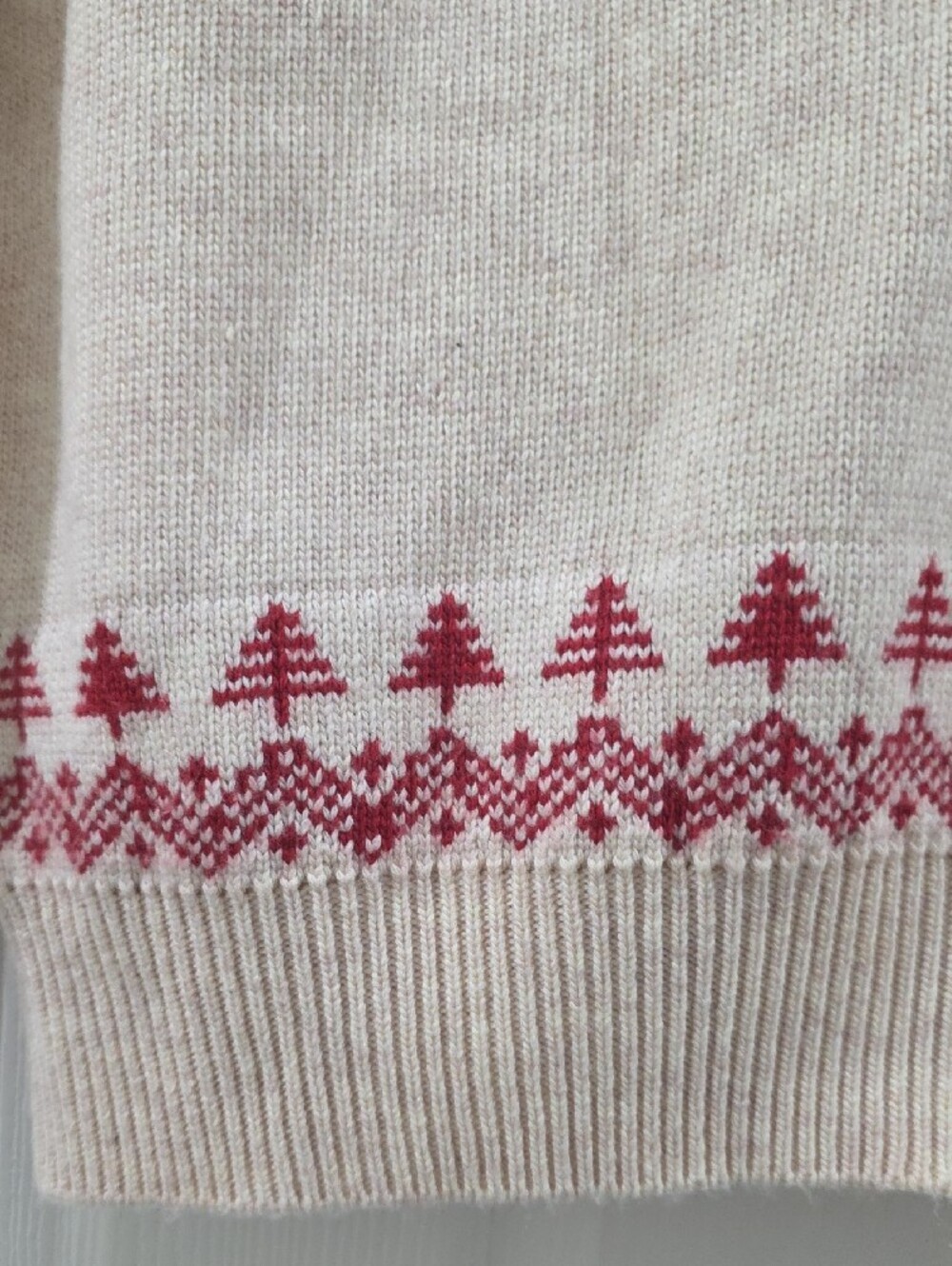 Kiel James Patrick Cream Crewneck Sweater with Red Reindeer Motif - Size Medium - Picture 4 of 6